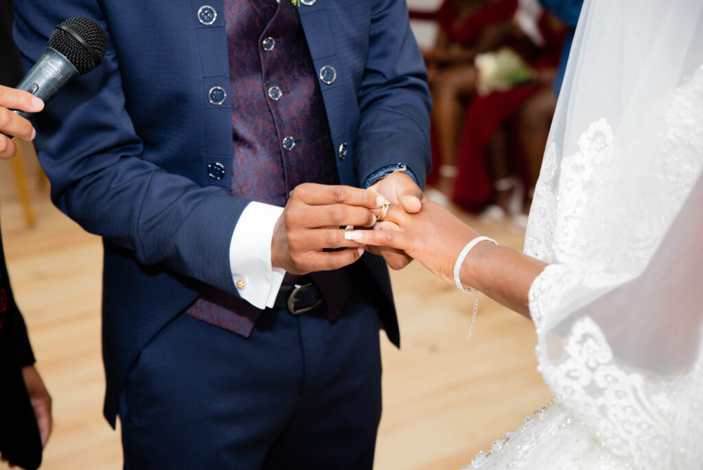 Ambiance élégante d’une réception de mariage